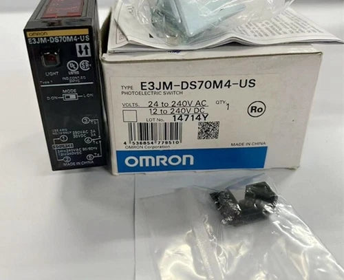1PC Photoelectric Sensor Switch in box   E3JM-DS70M4-US