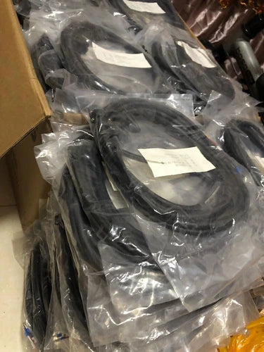 1PC  Mitsubishi MR-J3P4-10M Cable MRJ3P410M ping/da #P