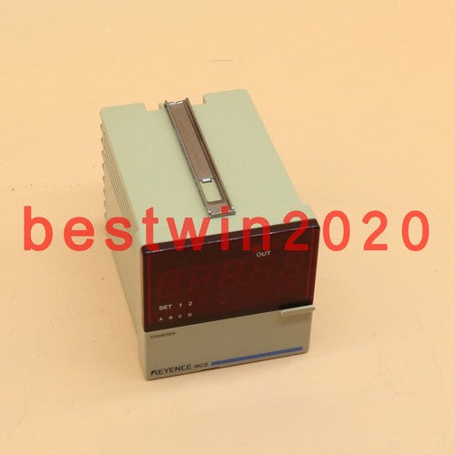1Pcs  keyence RC2-21V Digital sensor Free shipping