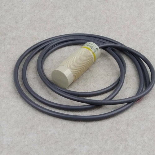 1PC  Proximity Switch E2KX15MY2   E2K-X15MY2