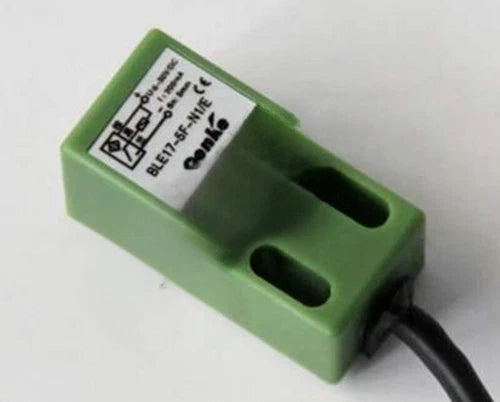 1PC  For   Inductive Proximity Switch NPN 24V NO 200mA  BLE17-5F-N1/E