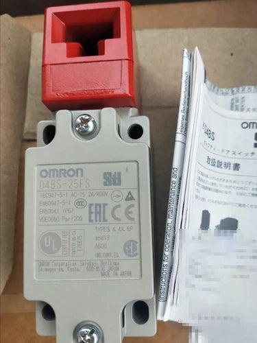 1pcs  D4BS-25FS D4BS 25FS Safety Door Switch in Box
