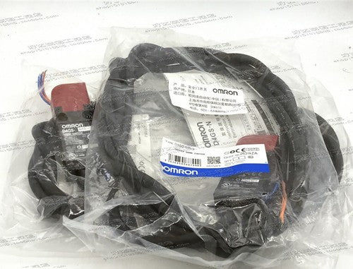 1 pcs Omron D4GS-N3R-5 safety switch