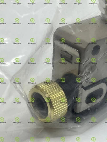 1PC   Limit Switch  D4E-1A20N D4E1A20N