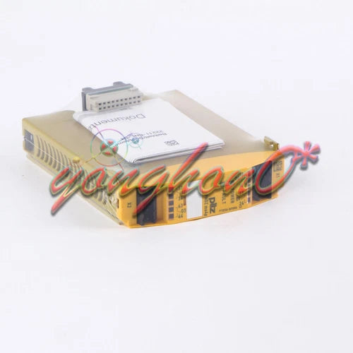1PC  PNOZ mo4p Safety Relay  773536