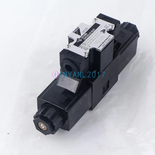 1PCS    KSO-G02-2DA-30-E Solenoid Valve
