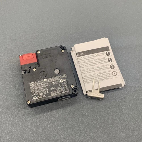 1PC  PLC Safety Switch  D4NL-2DFA-B4