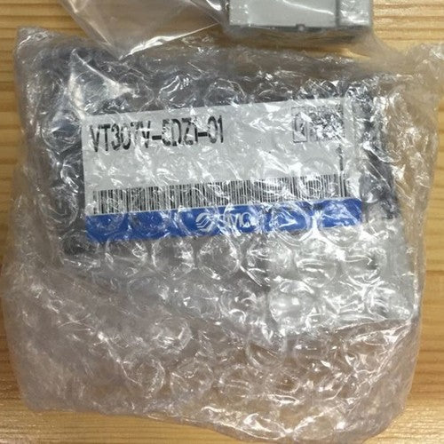 one  SMC Solenoid Valve VT307V-5DZ1-01 VT307V-5DZ1-01 Free shipping