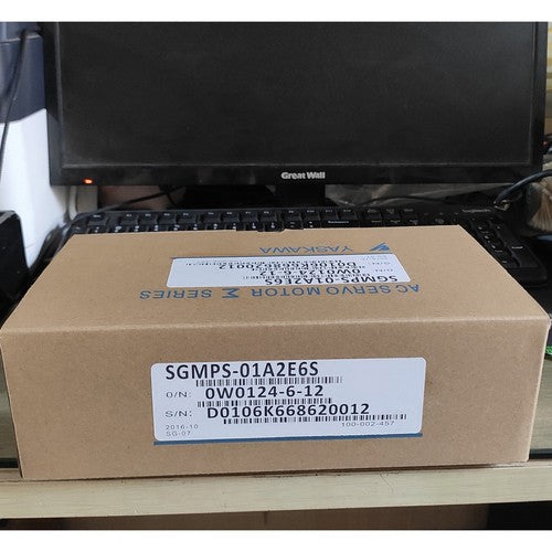 1ps  yaskawa SERVO MOTOR SGMPS-01A2E6S in box Fast Delivery