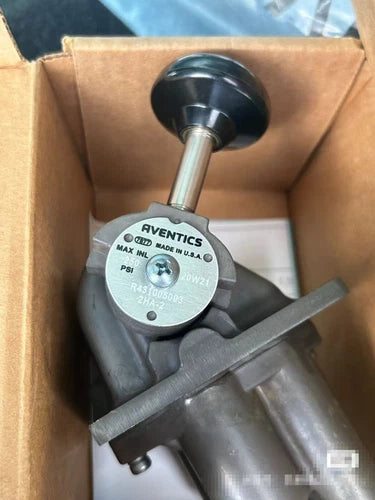 1pc  pneumatic valve  R431005003