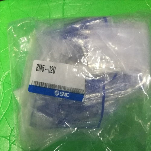 one  SMC BM5-020 BM5020 fittings Free shipping