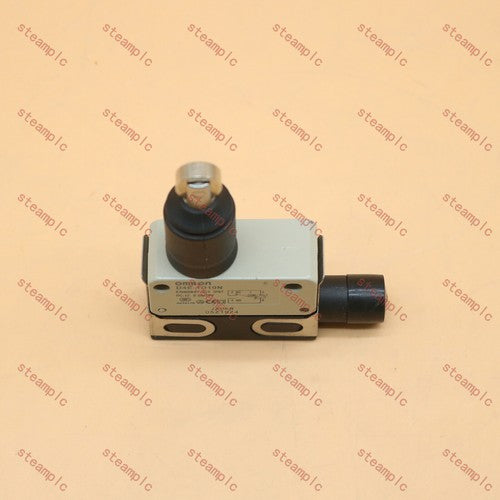 1PCS D4E-1D10N D4E1D10N Limit Switch -OMRON  FAST SHIP