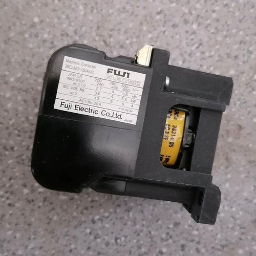 One  Contactor For FUJI SRCA3631-05 200/220VAC Free Shipping