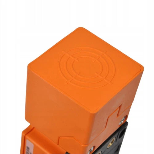 One IFM IV5011 Proximity Switch Sensor Free Shipping