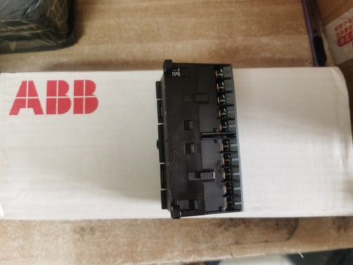 1PCS  ABB VB7-30-01 VB73001 Contactor 24 VAC