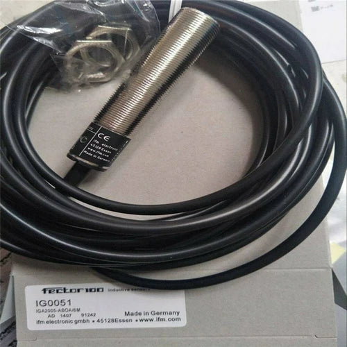 1PC  IFM IG0051 Proximity Sensor IG0051 Free Shipping