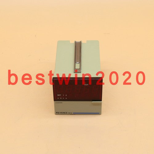 1Pcs  keyence RC2-21V Digital sensor Free shipping