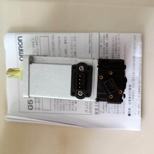 1PC OMRON  Servo Motor R88M-K10030T-S2 R88M-K10030T-S2 FAST SHIP
