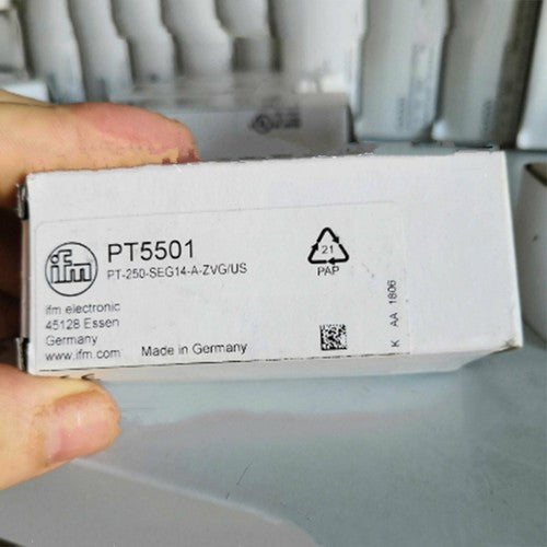 For IFM PT5501  pressure sensor Free Shipping