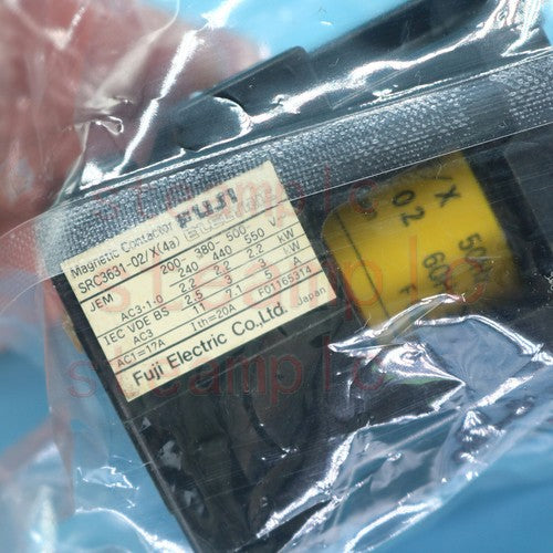 One  Magnetic Contactor For FUJI SRC3631-02/X 4a 220VAC Free Shipping