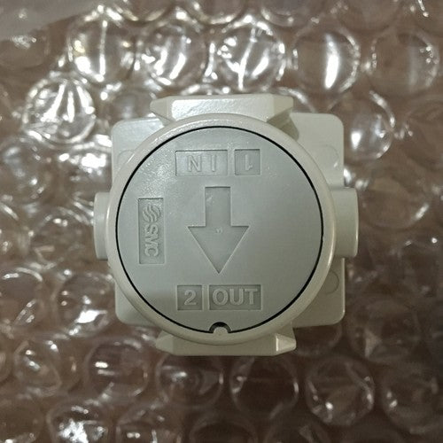 one  SMC AR30-02BM-1-A pressure reducing valve Free shipping