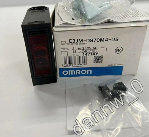 OMRON E3JM-DS70M4-US Photoelectric Sensor Switch in box #ZT