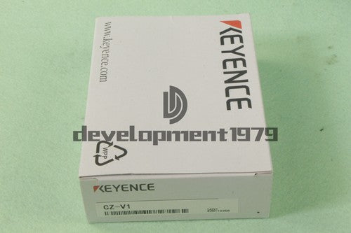 One  KEYENCE CZ-V1 Differentiating Sensor Amplifier