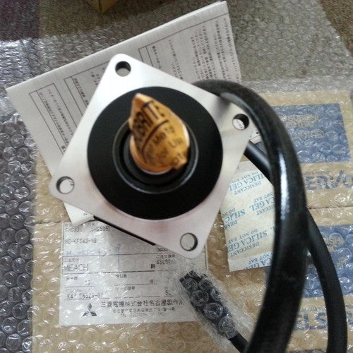 Mitsubishi HC-KFS43S9 HC-KFS43-S9 Servo Motor IN BOX Free Shipping