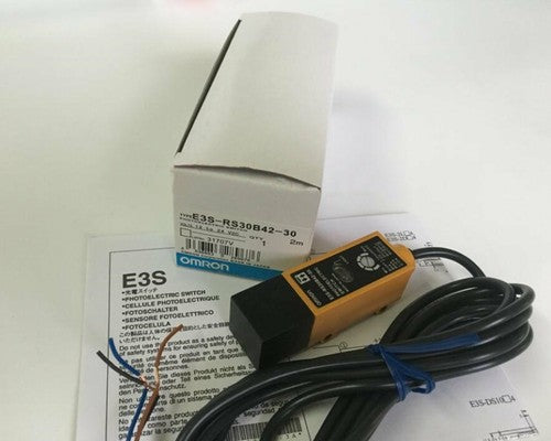 OMRON  E3S-RS30B42-30 Photoelectric Switch FREE SHIPPING