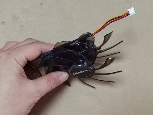 1PC   GVN66TOC N66TWF2 graphics card fan GV-N750OC GV-N75TD5 GV-N740D5OC