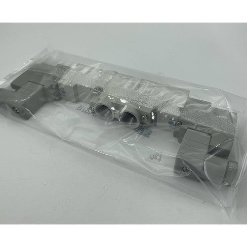 one   SMC SY7120-5LZ-02 solenoid valve Free shipping
