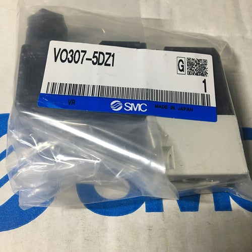 one  SMC solenoid valve VO307-5DZ1 Free shipping