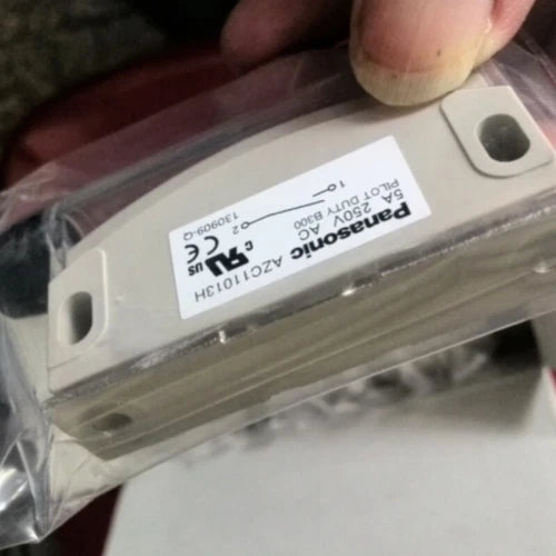 1PCS   Magnelimit Switch   AZC11013H