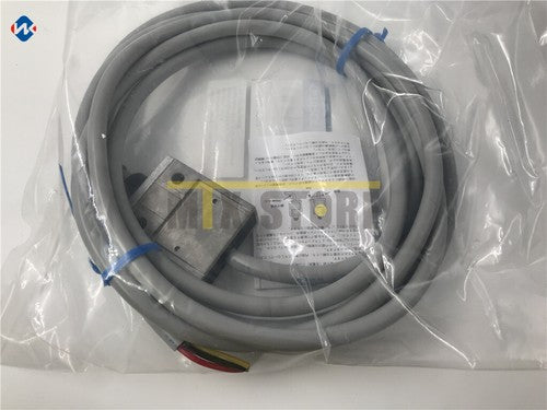 1PC  Omron Limit Switch D4C-4232 D4C4232