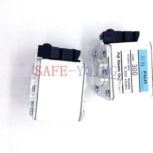 1PCS CS5F-300 CS5F300 FUJI SUPER RAPID FUSE