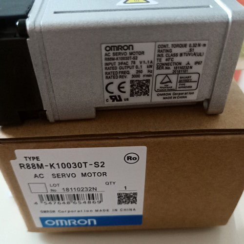 1PC OMRON  Servo Motor R88M-K10030T-S2 R88M-K10030T-S2 FAST SHIP