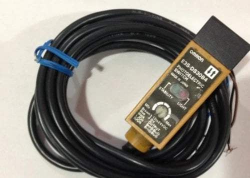 1PC  PLC Module In Box E3S-DS30B4 E3SDS30B4