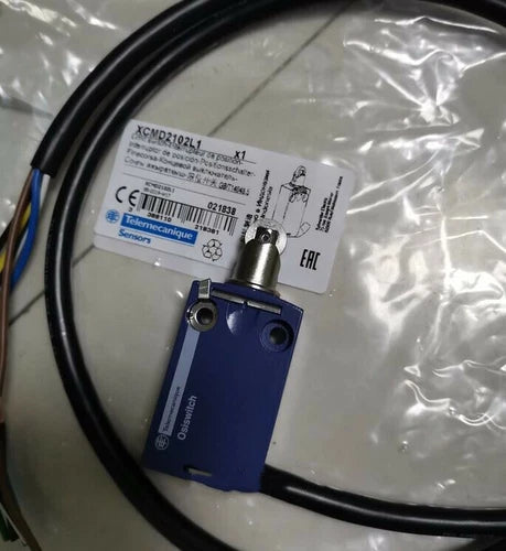 1pcs XCMD2102L1 1.5A 240V IP66 IP67   Limit Switch
