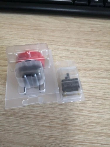 1PCS   A165E-S-01 A165ES01 - Pushbutton Switch