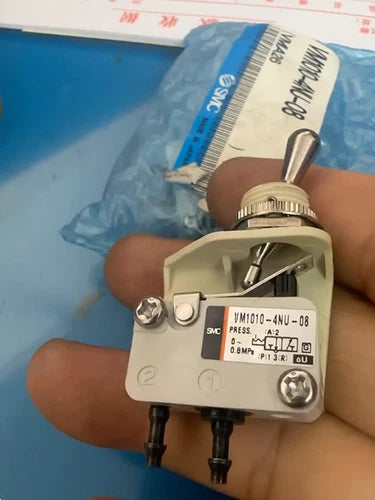 1PC  Mechanical valve VM1010-4NU-08