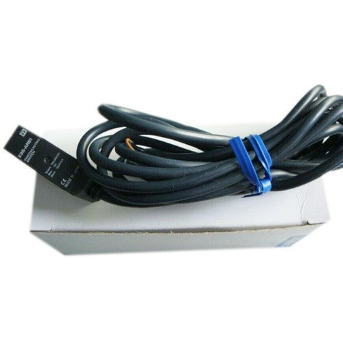 OMRON E3S-AR61 Photoelectric Sensor
