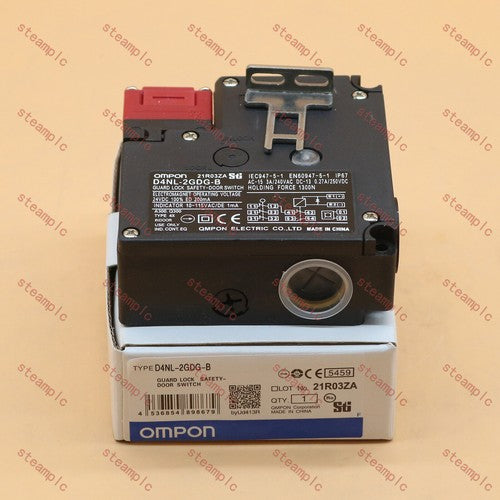 ONE OMRON  safety door switch D4NL-2GDG-B D4NL-2GDG-B One year warranty