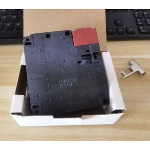 1PCS OMRON  D4NL-1AFG-B4 D4NL1AFGB4 Safety Door Switch FAST SHIP