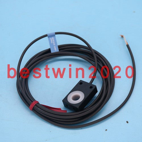 one  keyence TH-305 magnetic ring proximity sensor Free shipping