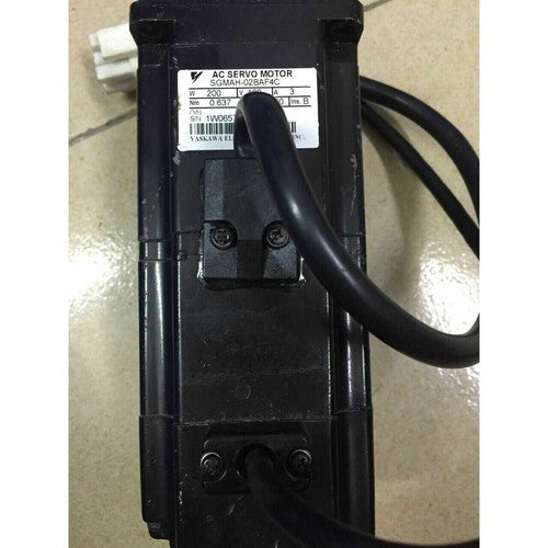 1PCs   yaskawa Servo Motor SGMAH-02BAF4C Fast Delivery