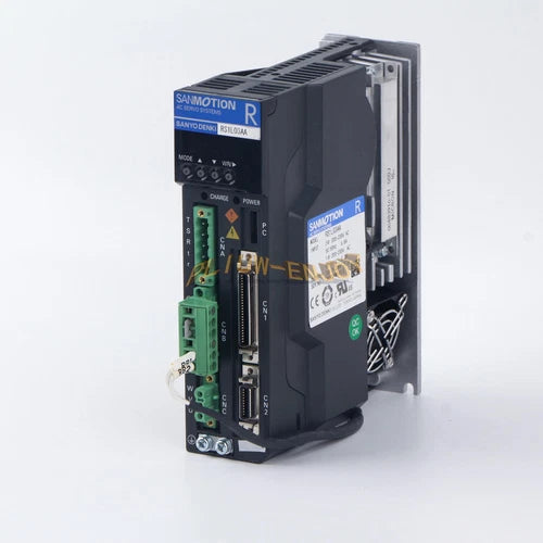 1PC  SANYO DENKI Servo Driver RS1L03AA One year warranty