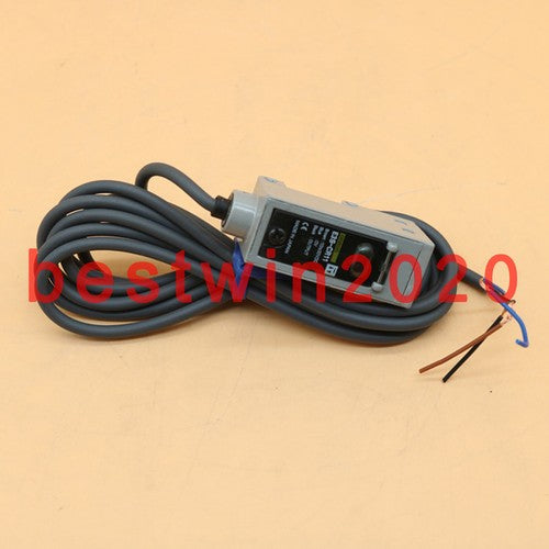 1PC  Omron E3S-CR11 Photoelectric Switch Sensor E3SCR11 10-30VDC 2M