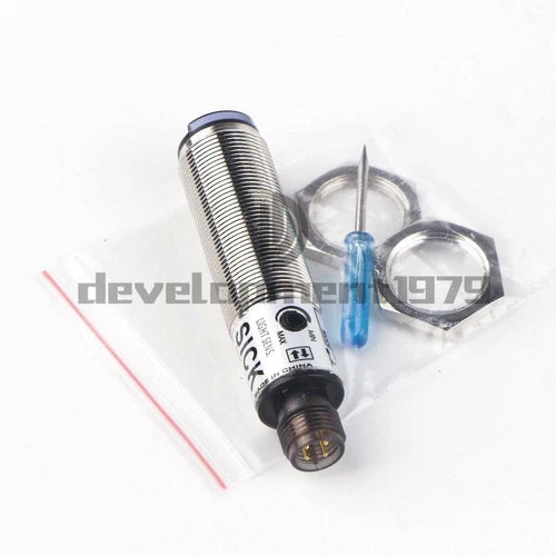 1PCS  Photoelectric Switch  VT180-P410