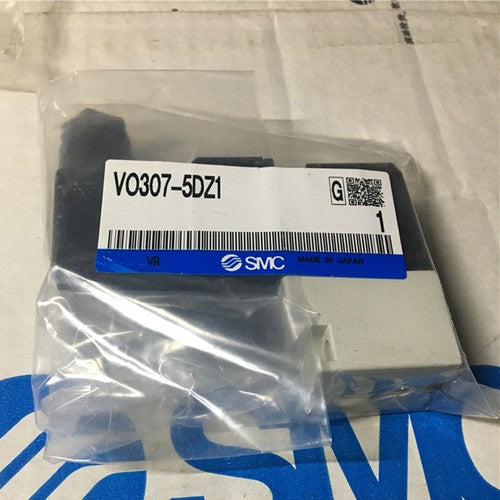 one  SMC solenoid valve VO307-5DZ1 Free shipping