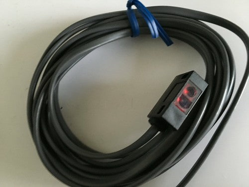Omron E3C-VS3R E3C-VS3R optoelectronic switch FREE SHIPPING